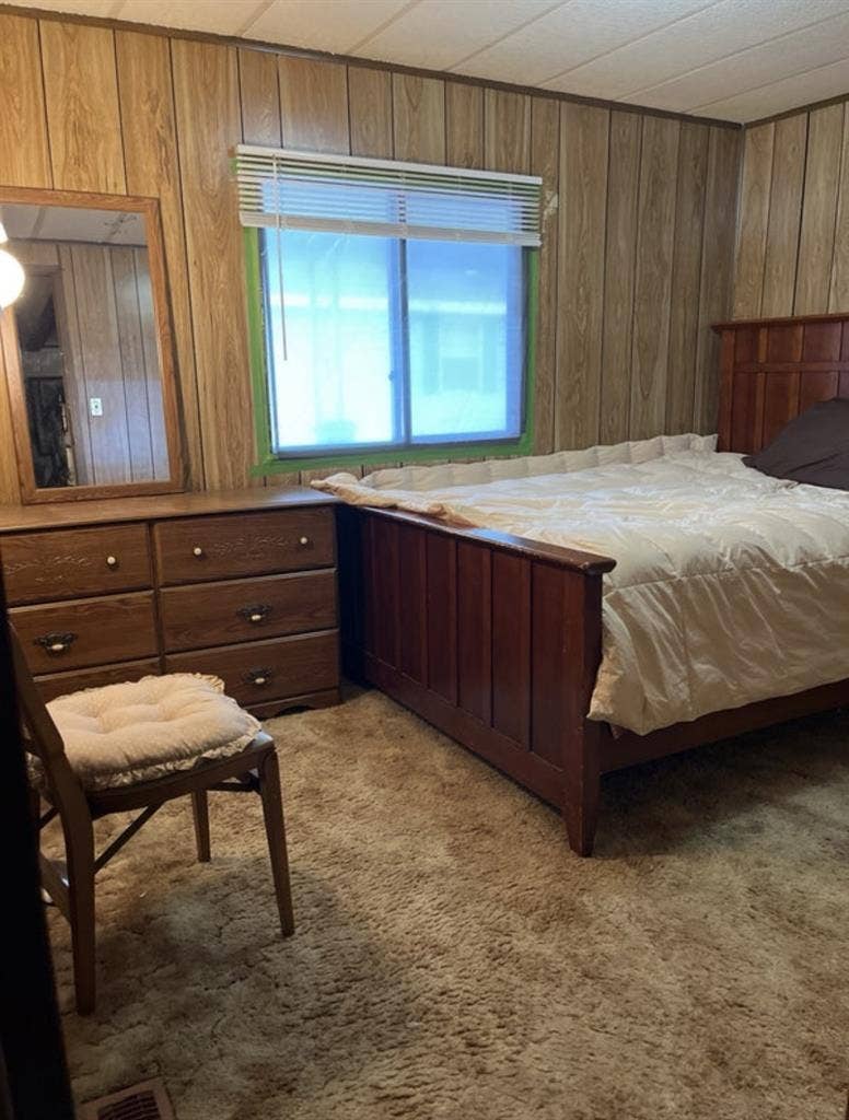 ROOMS IN COZY HOME AVAILABLE