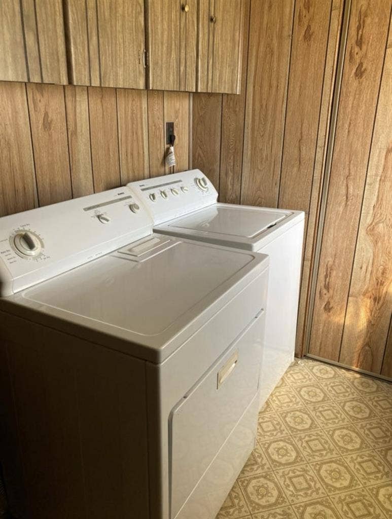 ROOMS IN COZY HOME AVAILABLE