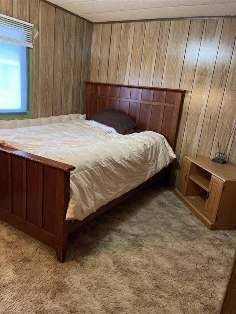 ROOMS IN COZY HOME AVAILABLE