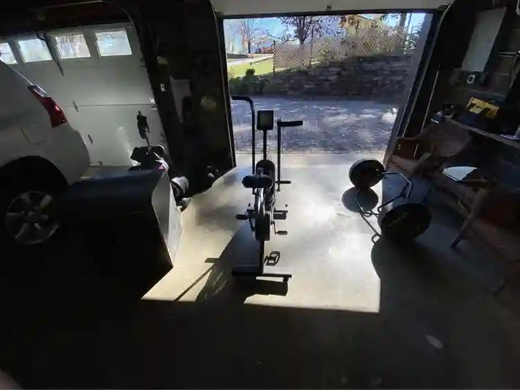 Studio Apartment (Private Entrance)