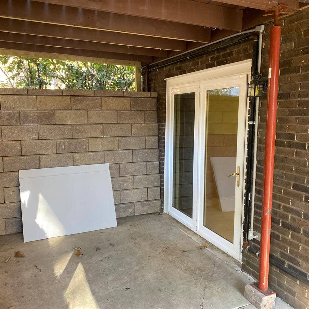 Studio Apartment (Private Entrance)