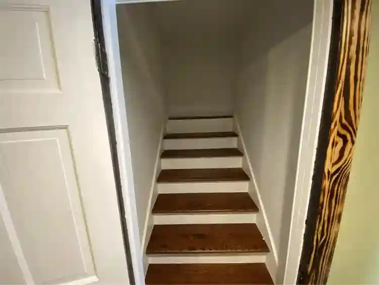 Studio Apartment (Private Entrance)