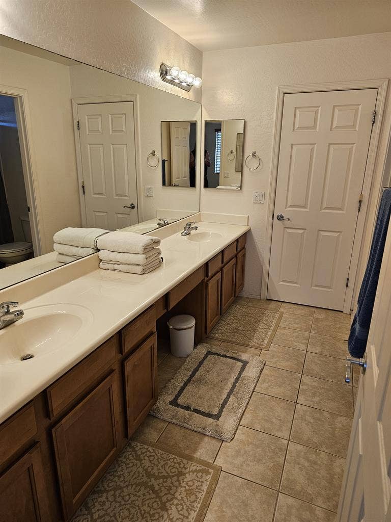 Large room in a nice Chandler home