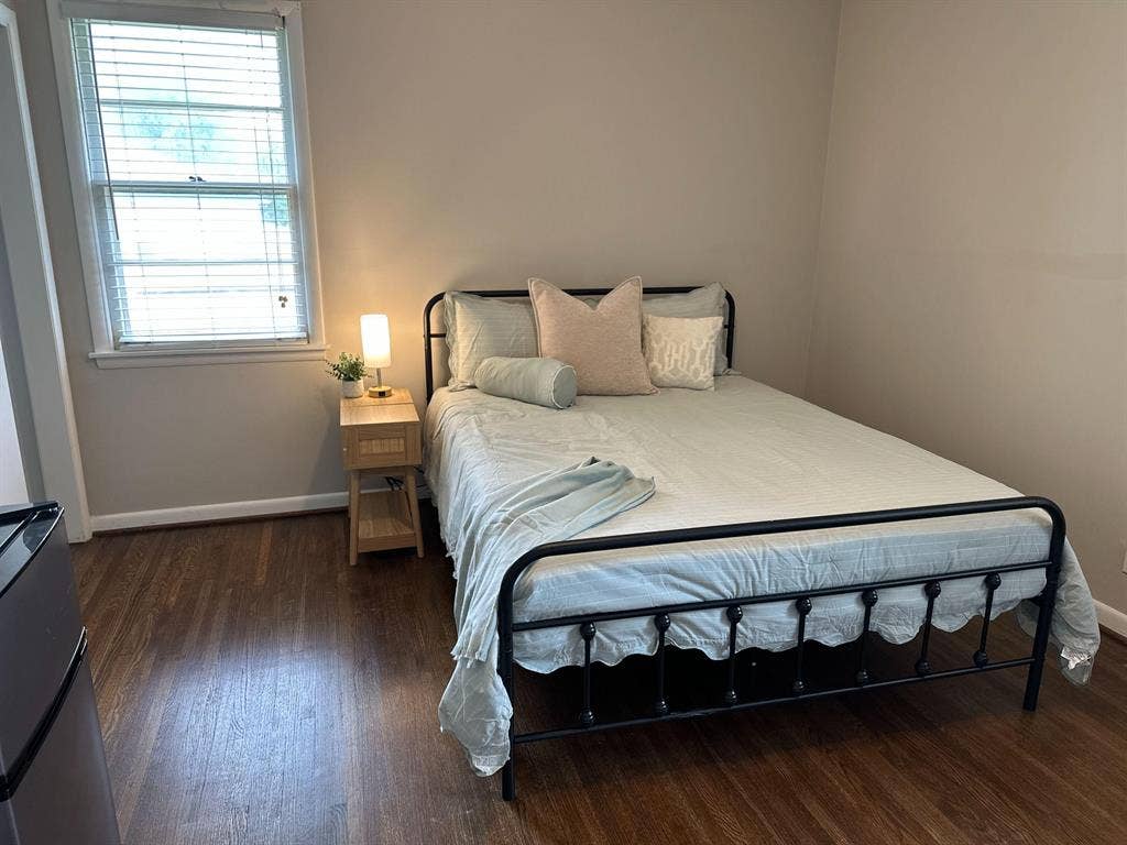 6 BR in Huntsville