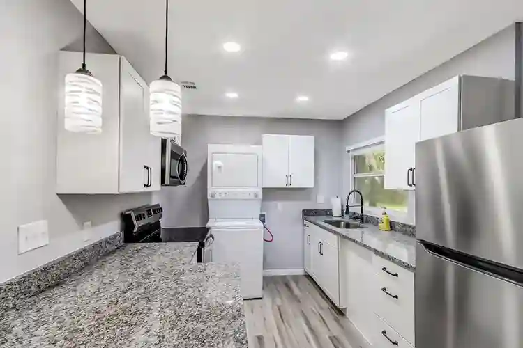 6 BR in Jacksonville