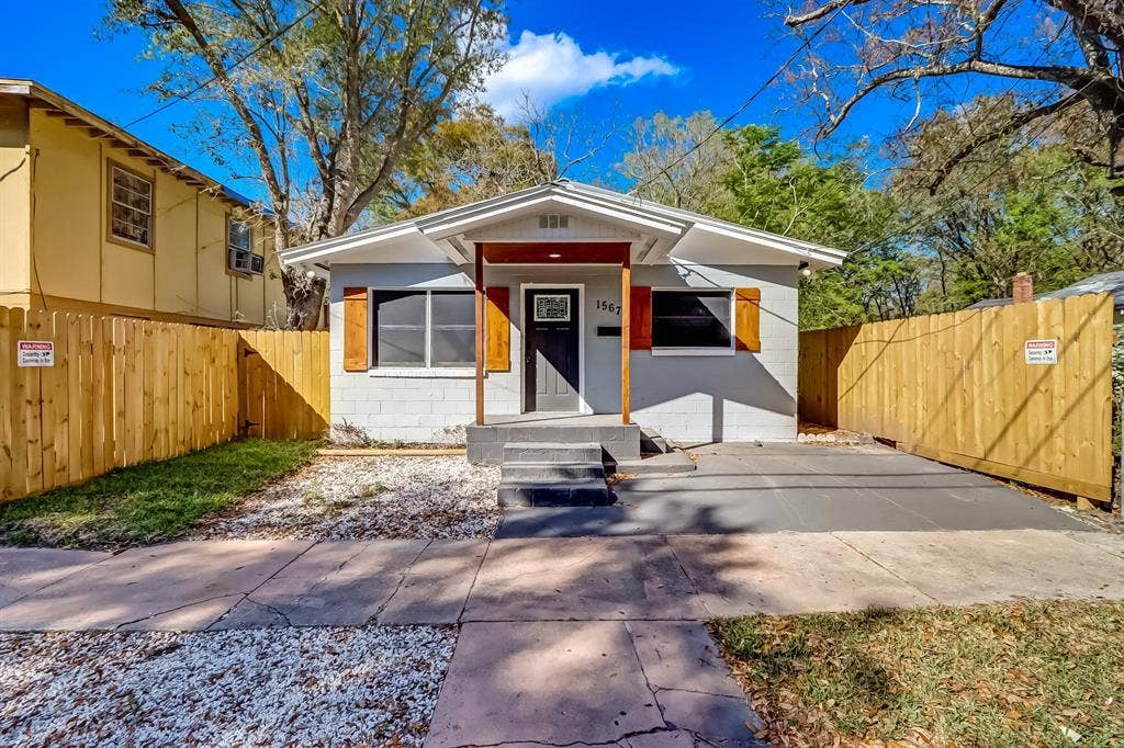 6 BR in Jacksonville