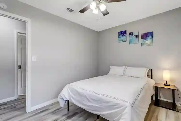 6 BR in Jacksonville