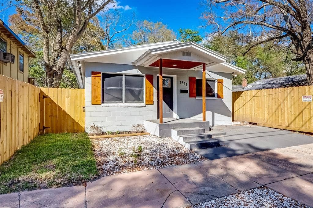 6 BR in Jacksonville