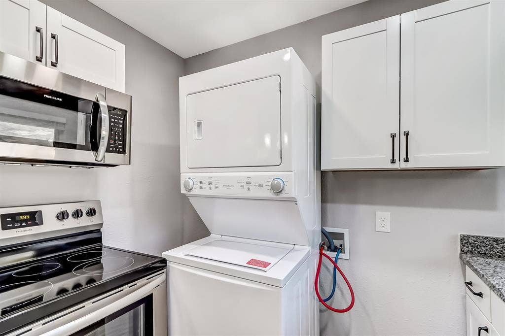6 BR in Jacksonville