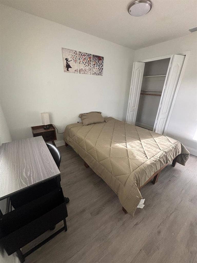 8 BR in Tampa