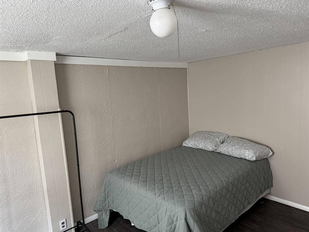 6 BR in Blue Springs