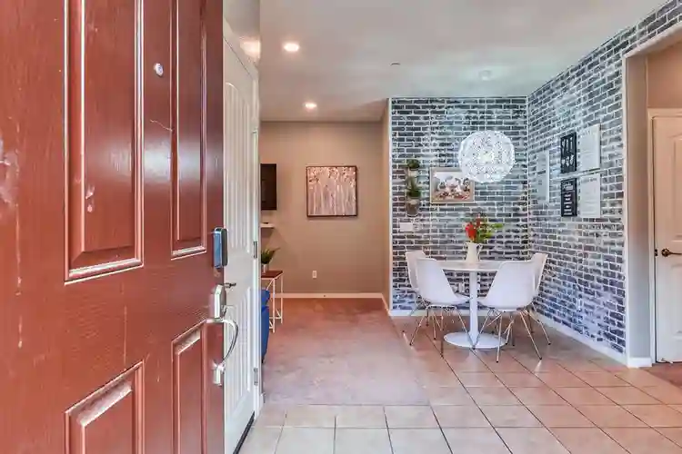 Fully Furnished/Wifi Utility inclu