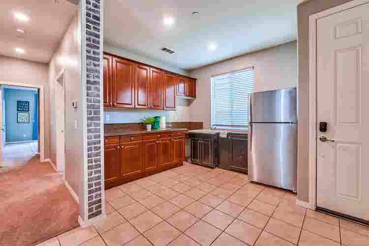 Fully Furnished/Wifi Utility inclu