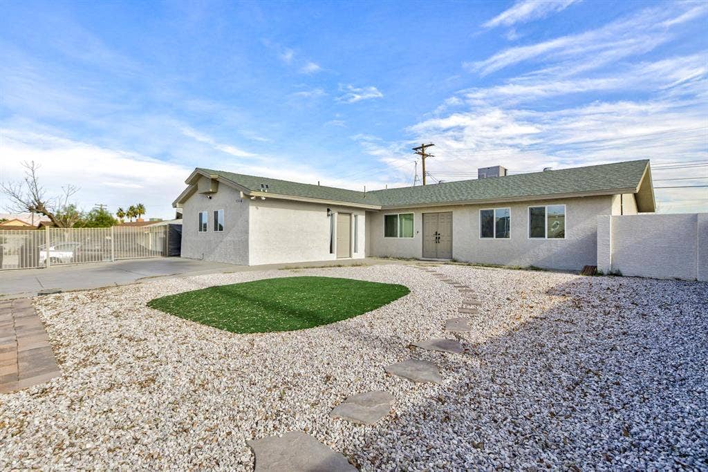 7 BR in Las Vegas