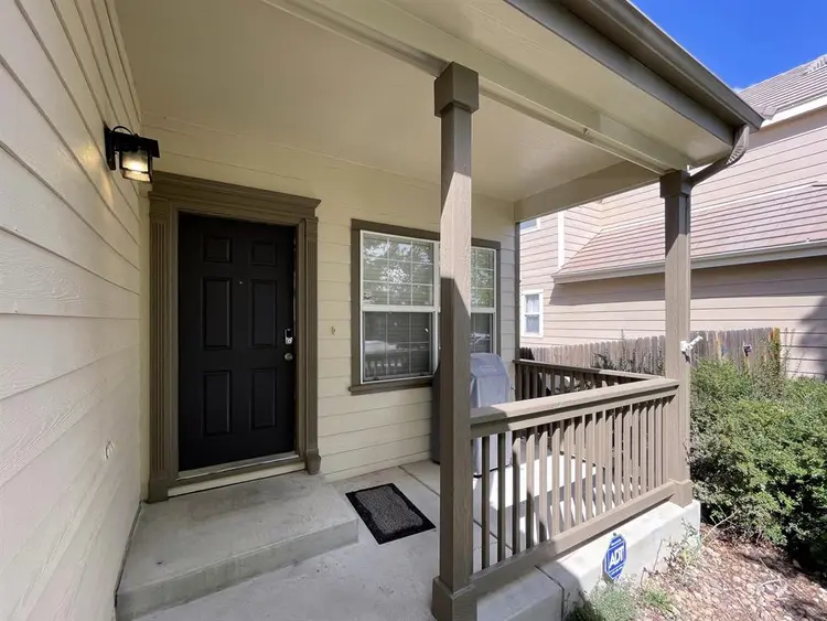 5 BR in Aurora