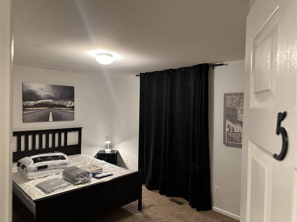 5 BR in Aurora