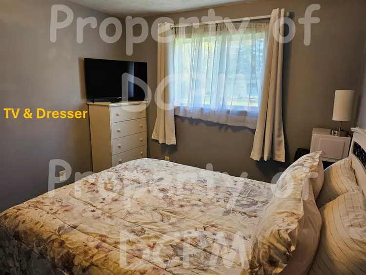 (Beach) Queen Room - Furnished