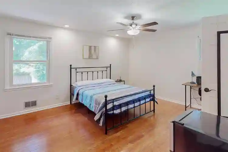 2 BR in Carrollton
