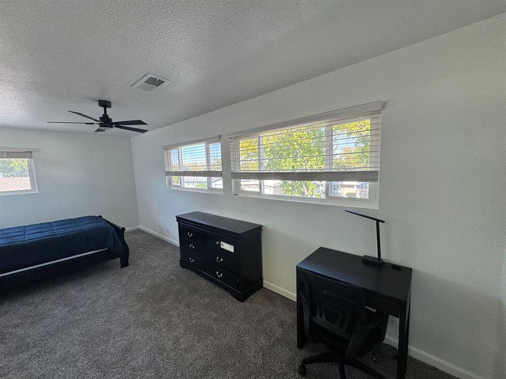 9 BR in Sacramento