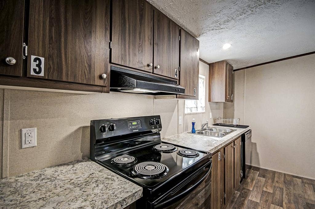 6 BR in Florence