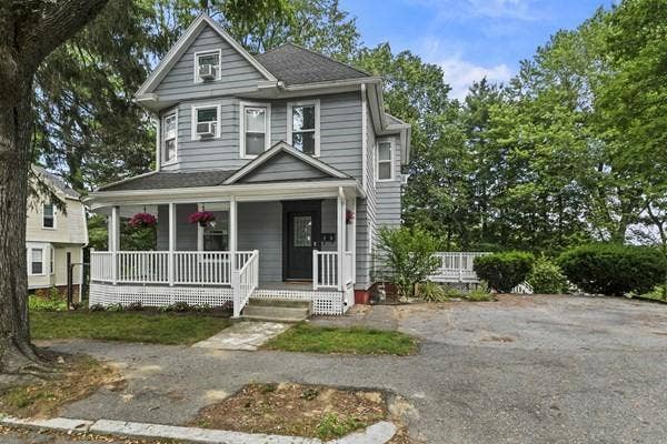 8 BR in Worcester
