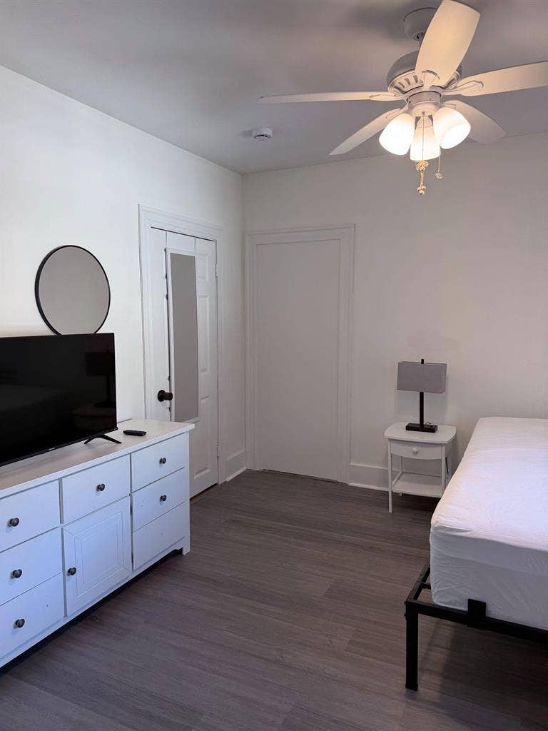 8 BR in Worcester