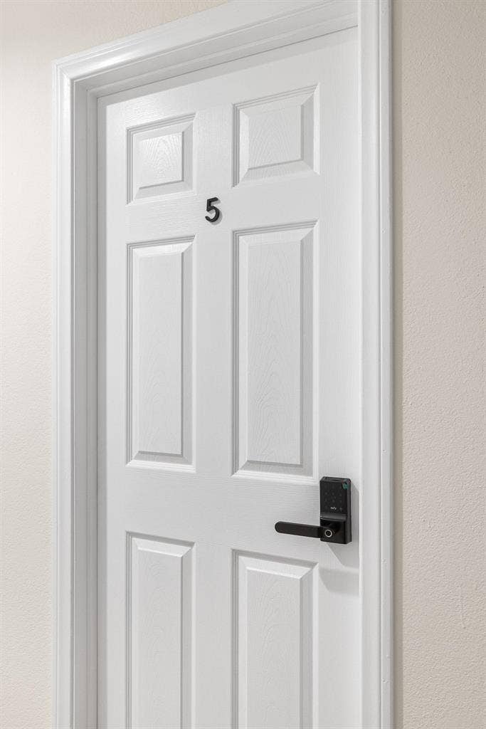 8 BR in Cathedral City