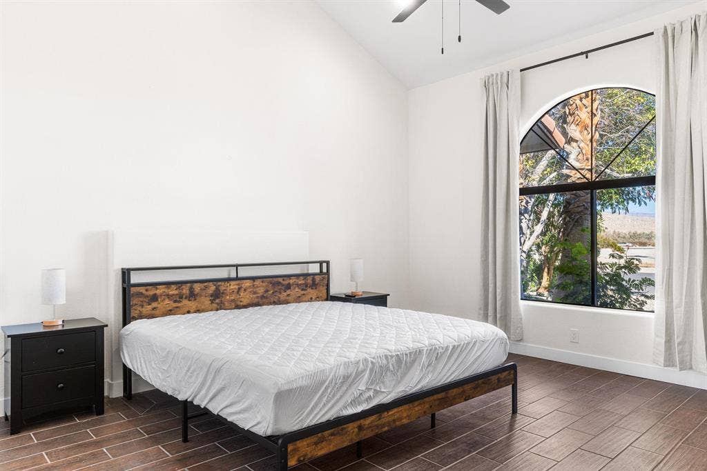 8 BR in Cathedral City