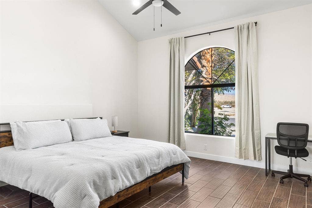 8 BR in Cathedral City