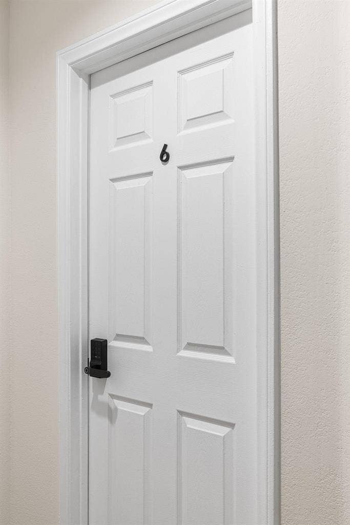 8 BR in Cathedral City