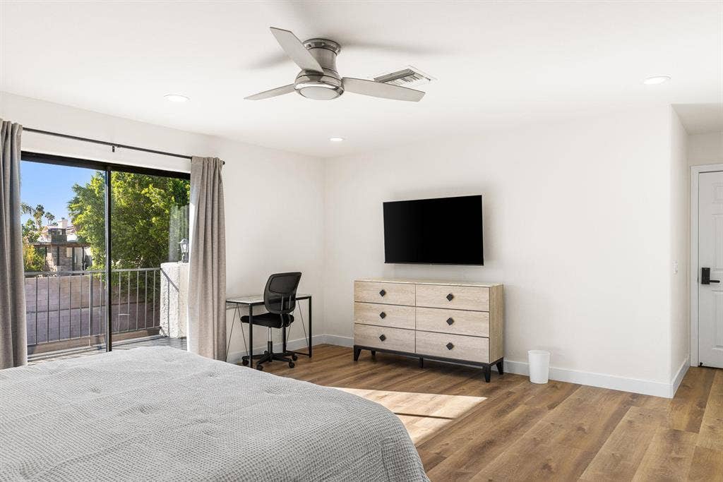 8 BR in Cathedral City