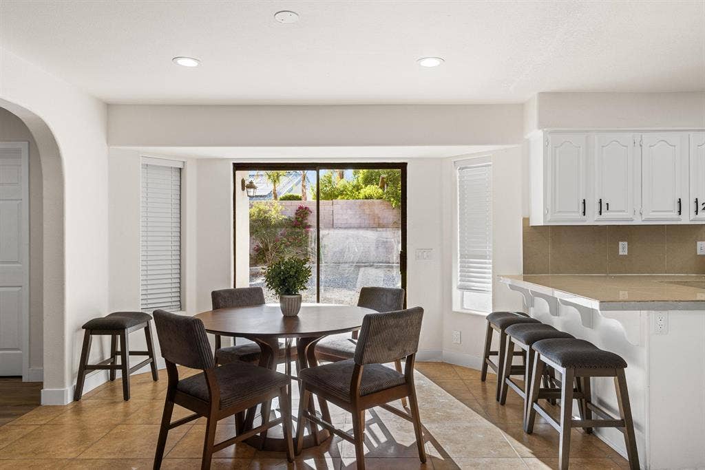 8 BR in Cathedral City