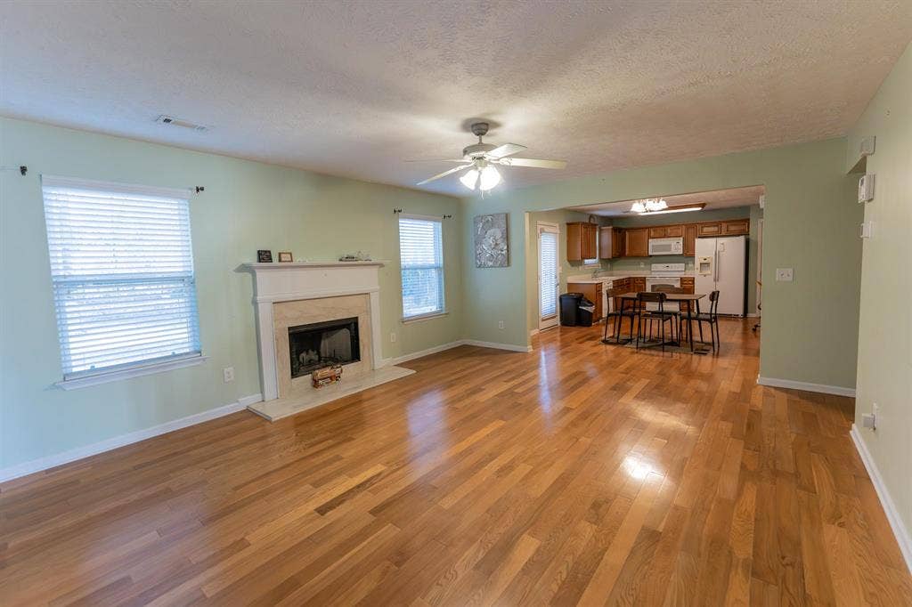 8 BR in Stockbridge