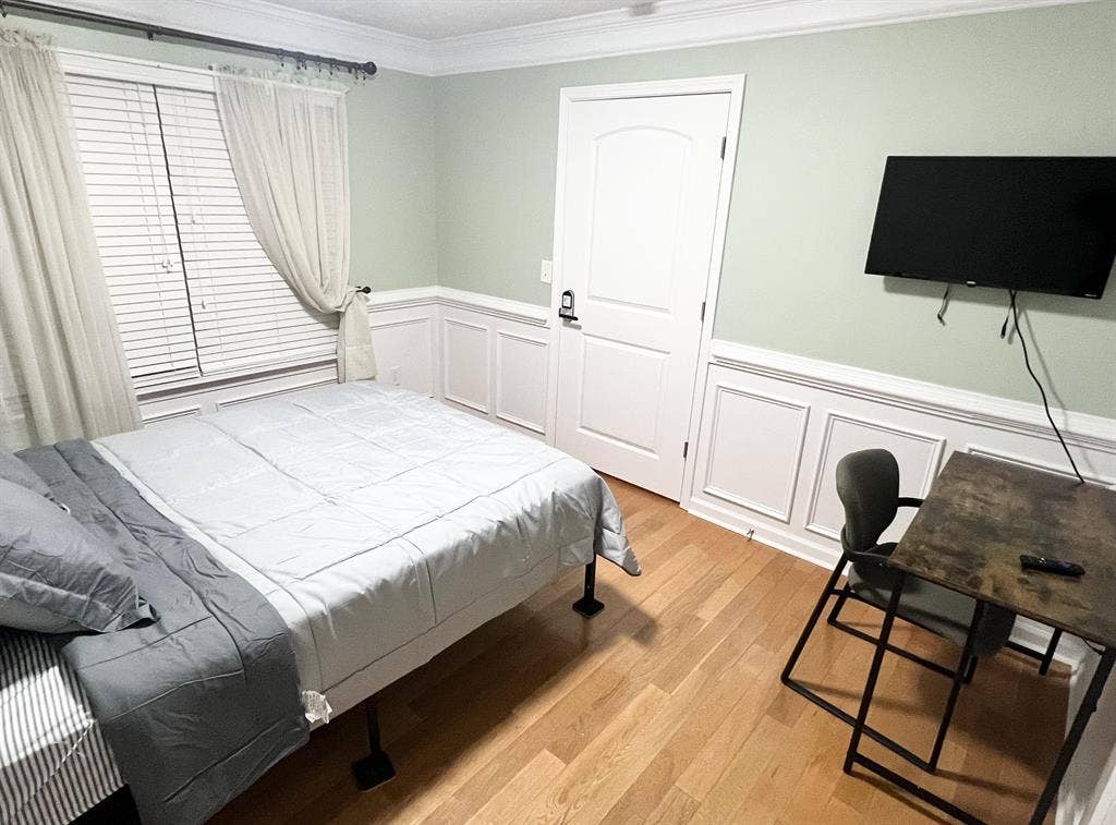 8 BR in Stockbridge