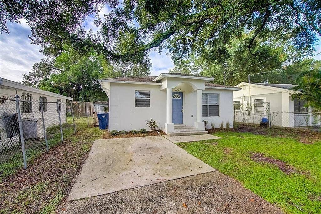 6 BR in Tampa