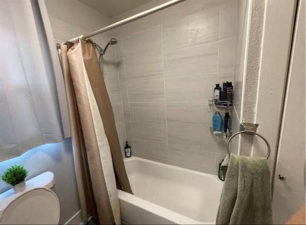 Room for Rent in 3 BR Home