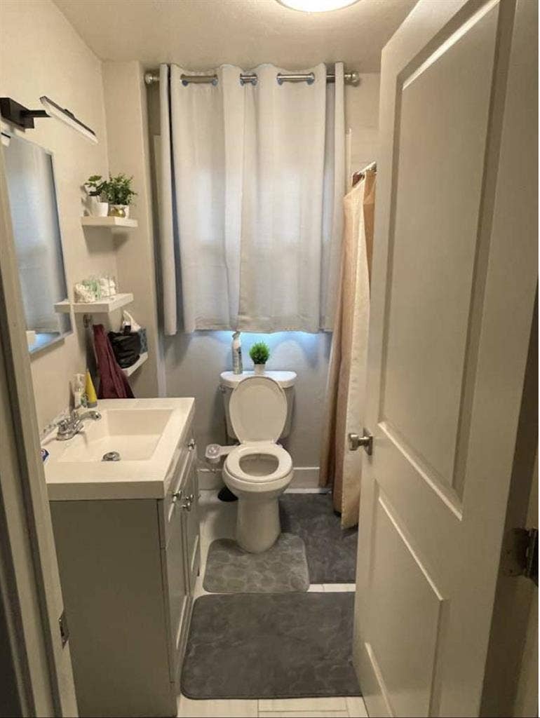 Room for Rent in 3 BR Home