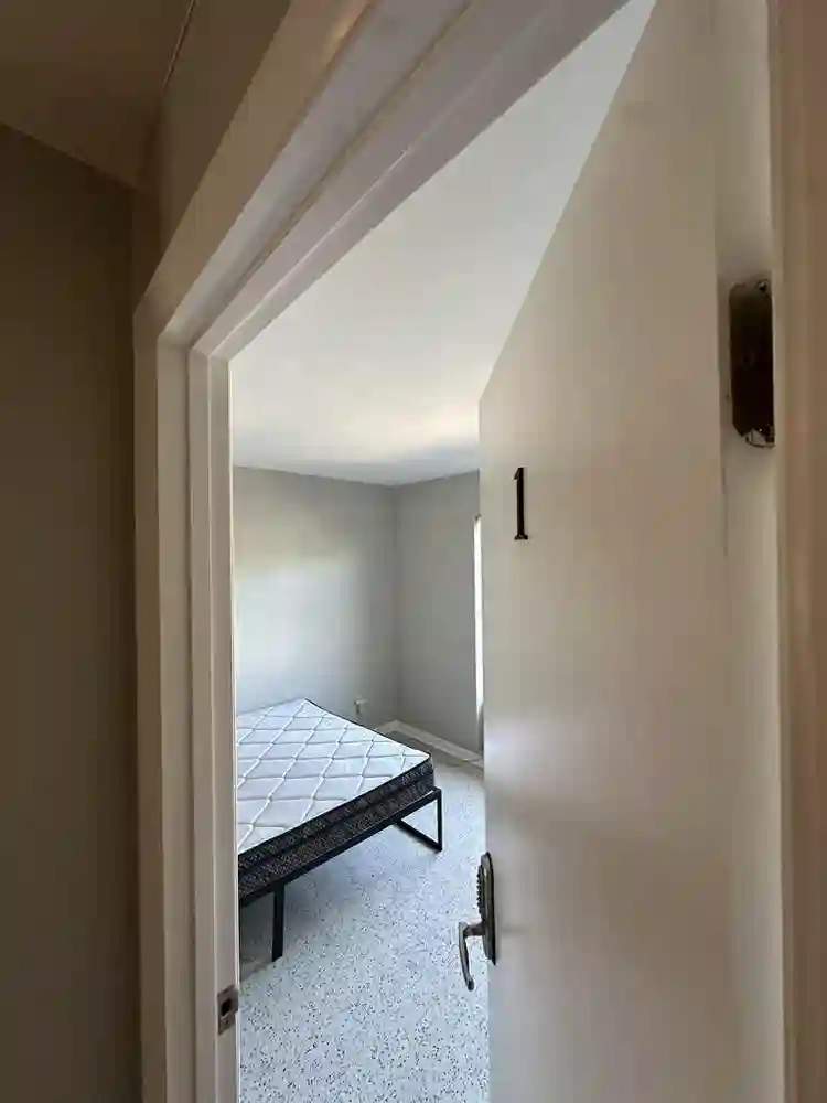 1 BR in Largo