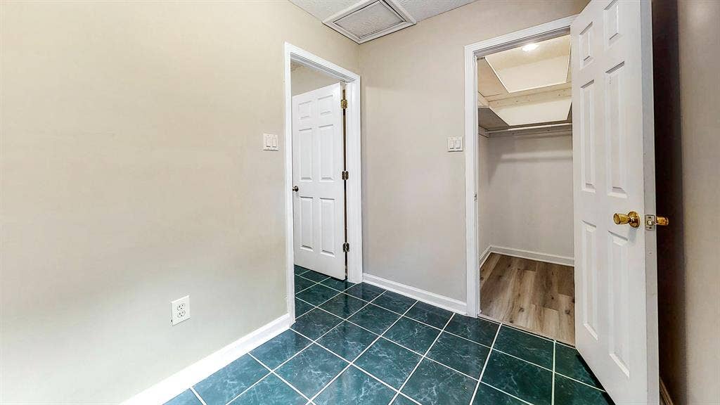 6 BR in College Park