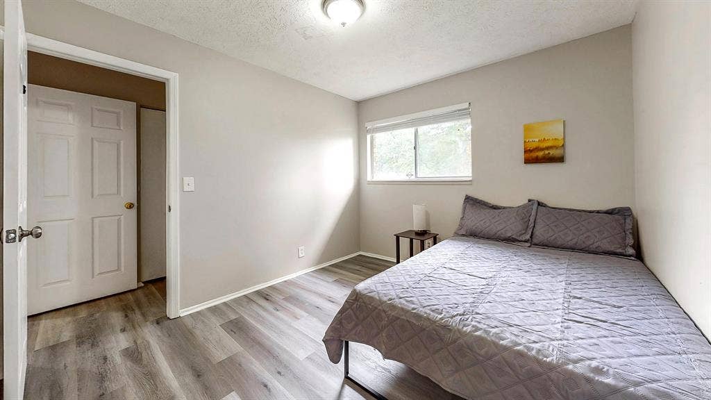 6 BR in College Park