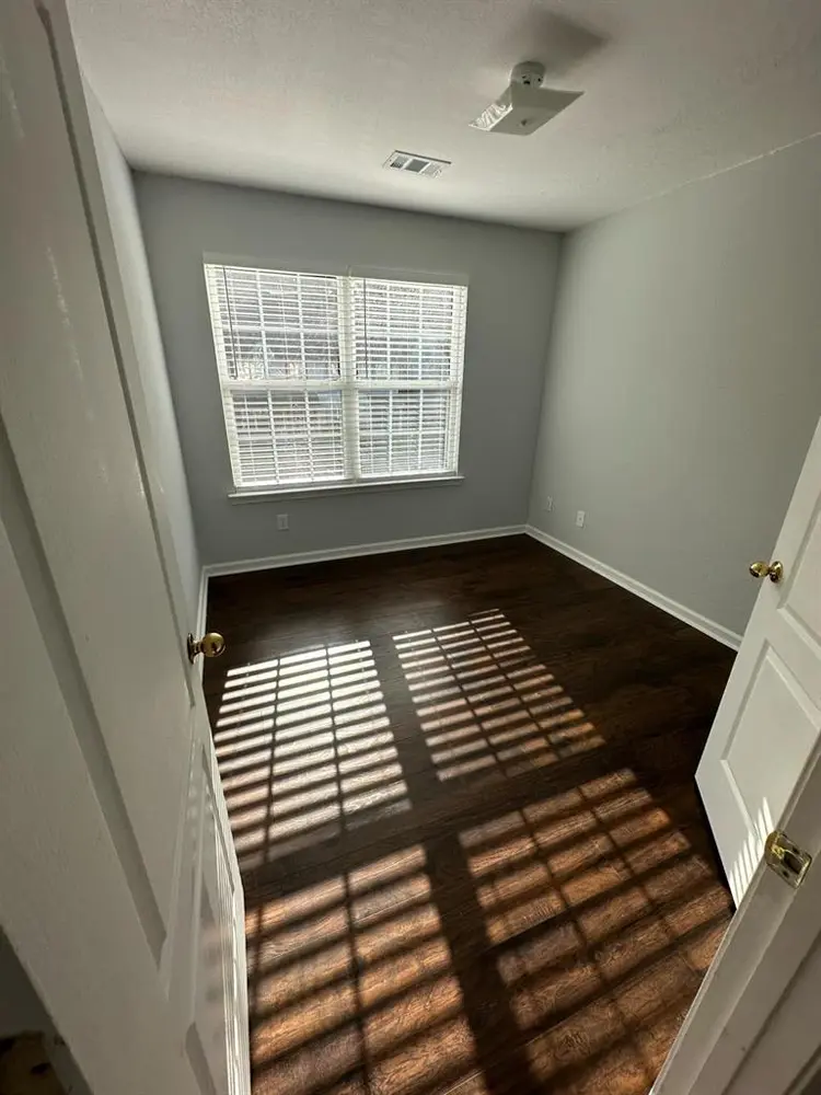 Private Room/Bathroom Available