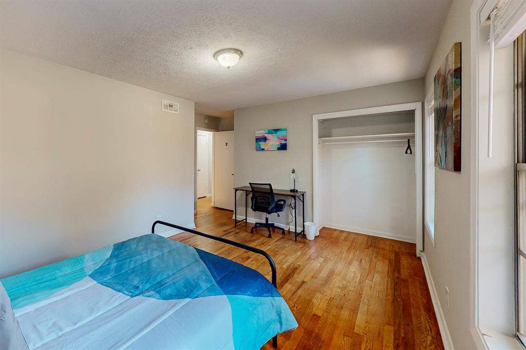 8 BR in Decatur