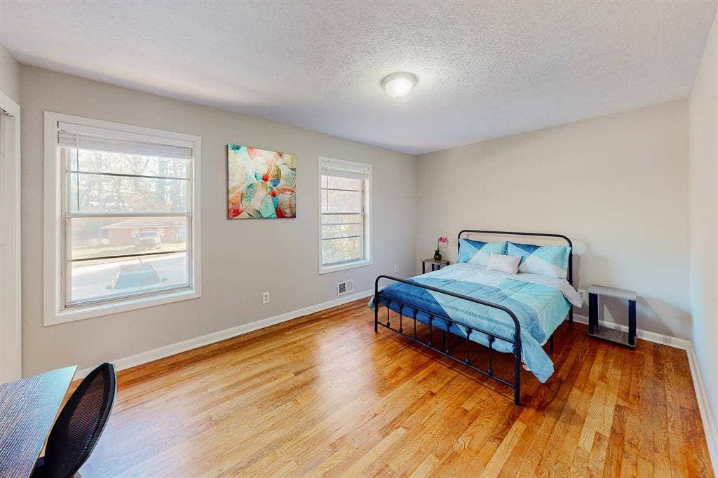 8 BR in Decatur