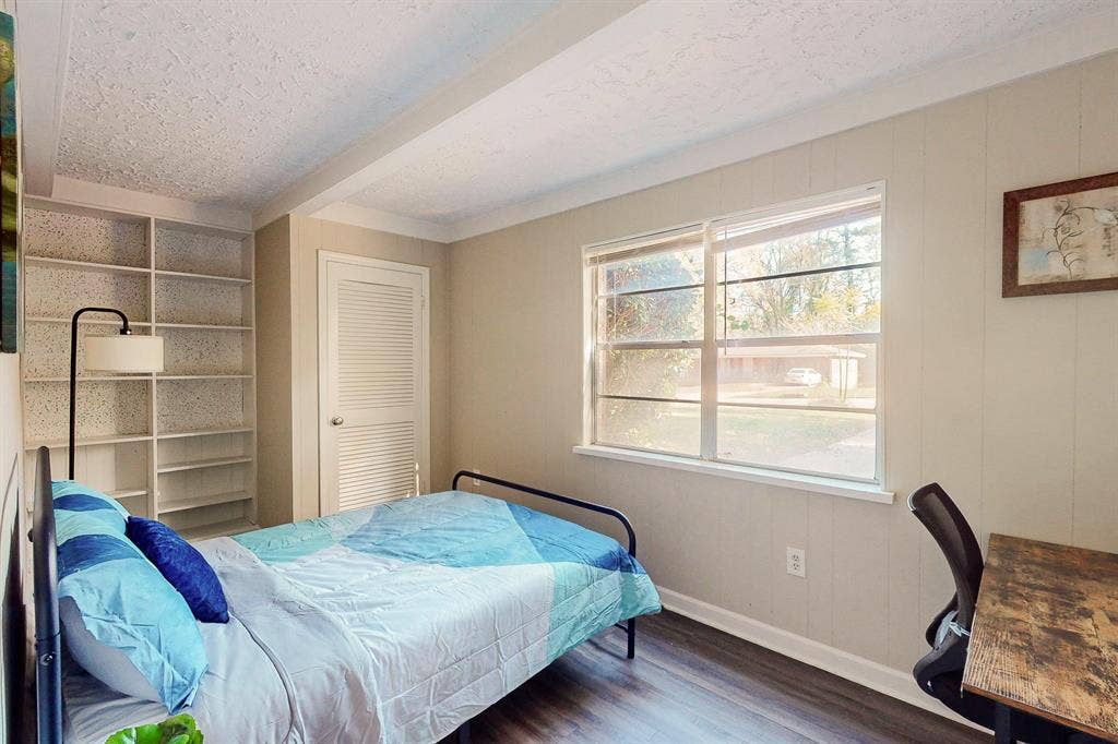 8 BR in Decatur