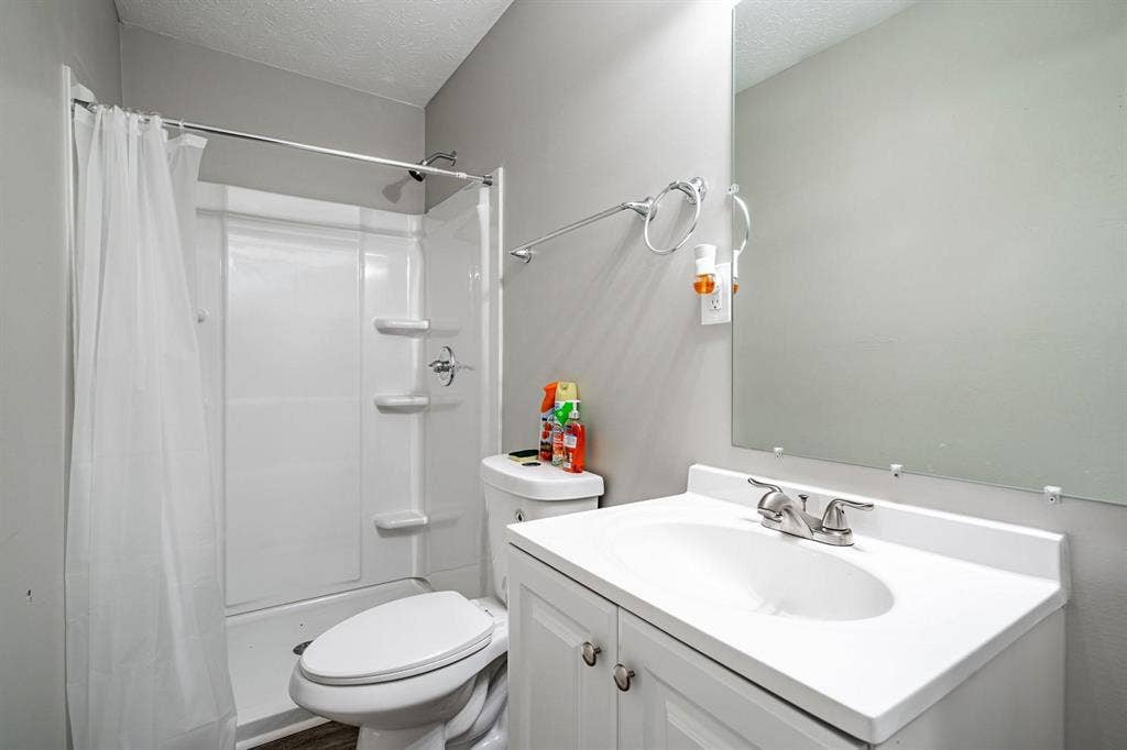 10 BR in Riverdale