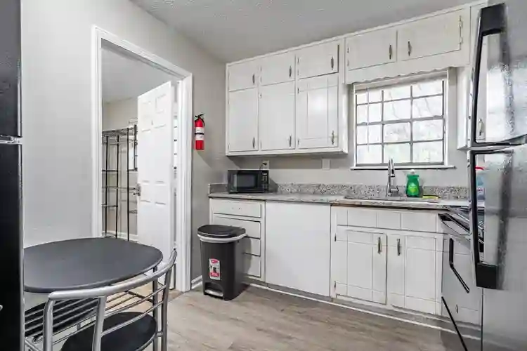 10 BR in Riverdale