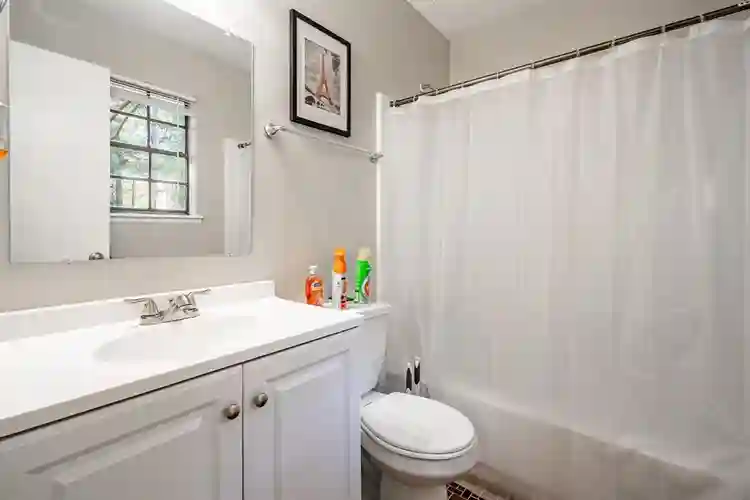 10 BR in Riverdale