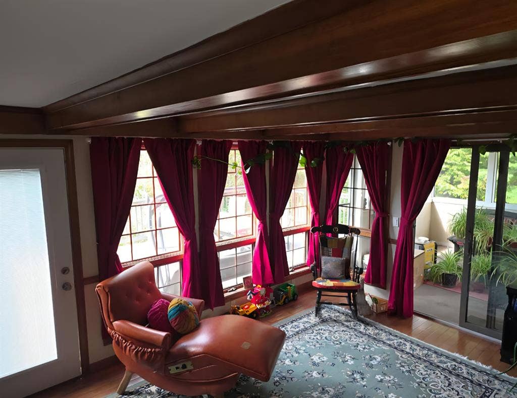 2 Bedooms in a beautiful home.