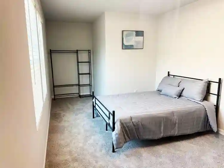 6 BR in Covington