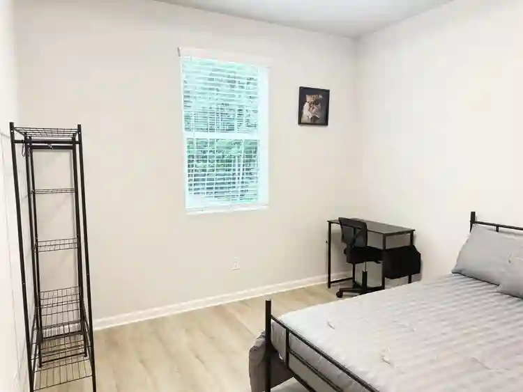 6 BR in Covington